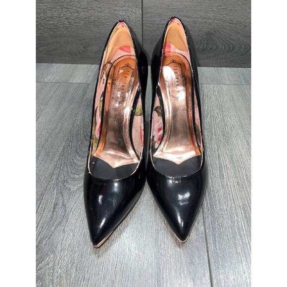 Ted Baker Patent Leather Pumps shoes Sz 38.5 black w/details S000111 - Picture 2 of 12